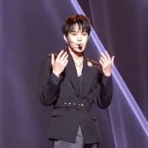 [잡담] 도영 직캠 보는데 몸매 진짜 미쳤어... | 인스티즈