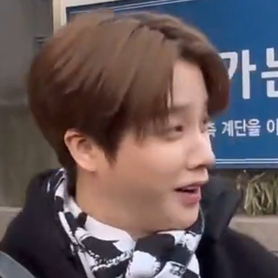 [잡담] 팬 가방 뺏으려는 아이돌 | 인스티즈
