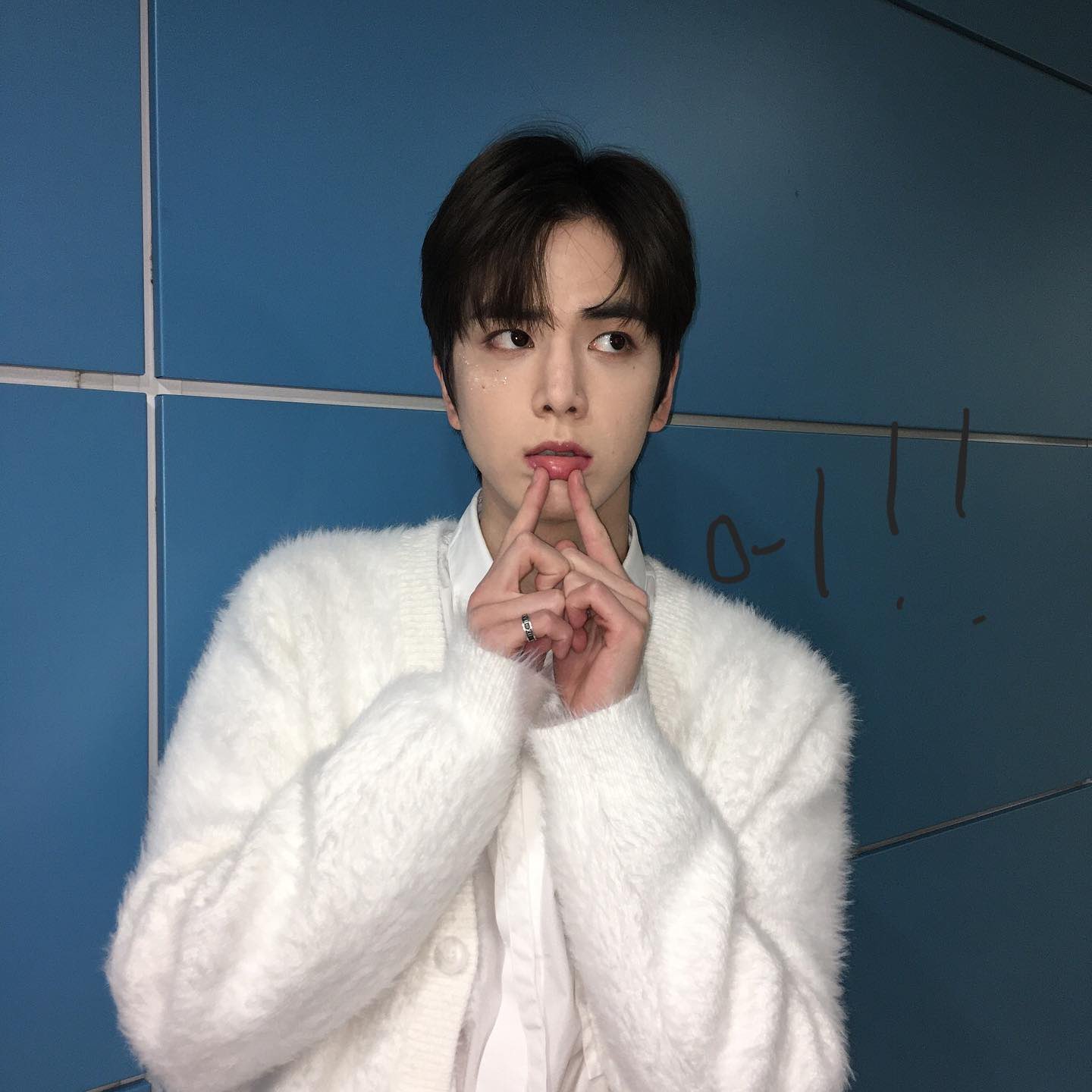 [잡담] 영훈이 올해 27살 된 거 맞아? | 인스티즈