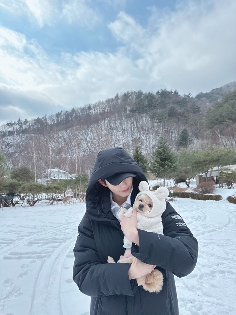 [잡담] 본진 최애가 사진 올려줬는데ㅠㅠㅠㅠㅠㅠ 강아지가 너무 귀여으ㅓㅠㅠㅠㅠㅠㅠㅠ | 인스티즈