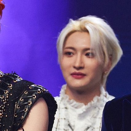 [잡담] 에이티즈 성화 항상 99즈에 껴서 노는 거 좋아하는데 어제 가요대제전 인터뷰때도 ㄹㅇ 끼고싶어보임ㅋㅋㅋㅋㅋㅋㅋㅋ | 인스티즈