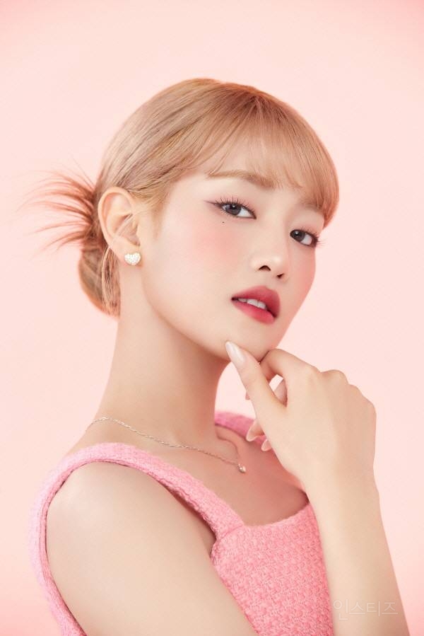 화장품 브랜드 3CE 새 모델 공개 됨 | 인스티즈