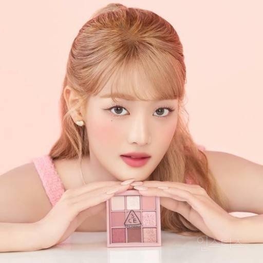 화장품 브랜드 3CE 새 모델 공개 됨 | 인스티즈