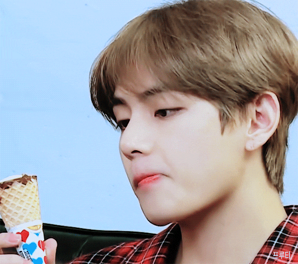 [잡담] 방탄 뷔는 날 때 부터 굴욕이란걸 모르고 한평생 살아온 듯... | 인스티즈