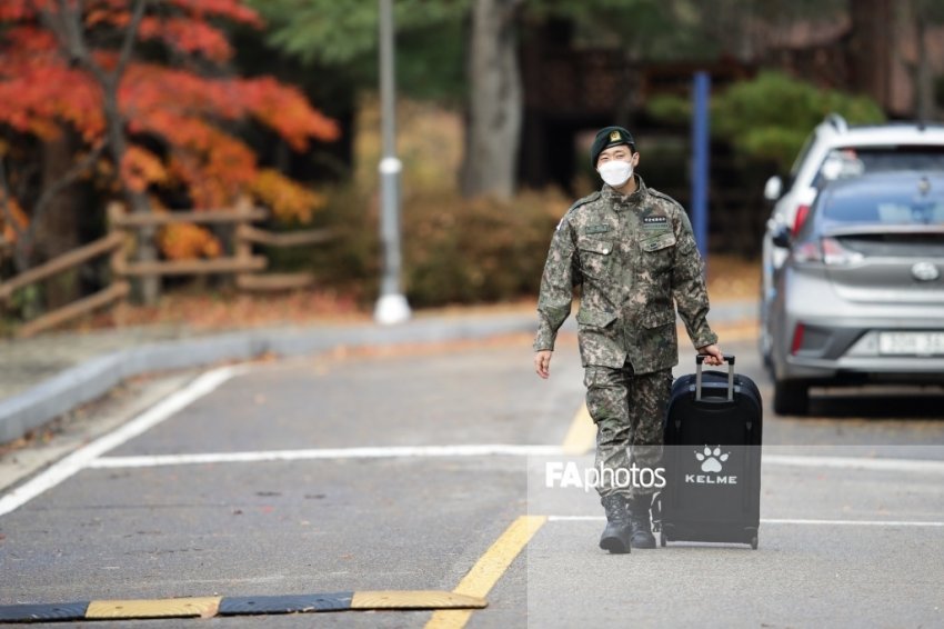 [잡담] 군복 조규성 겁나 사랑합니다 | 인스티즈