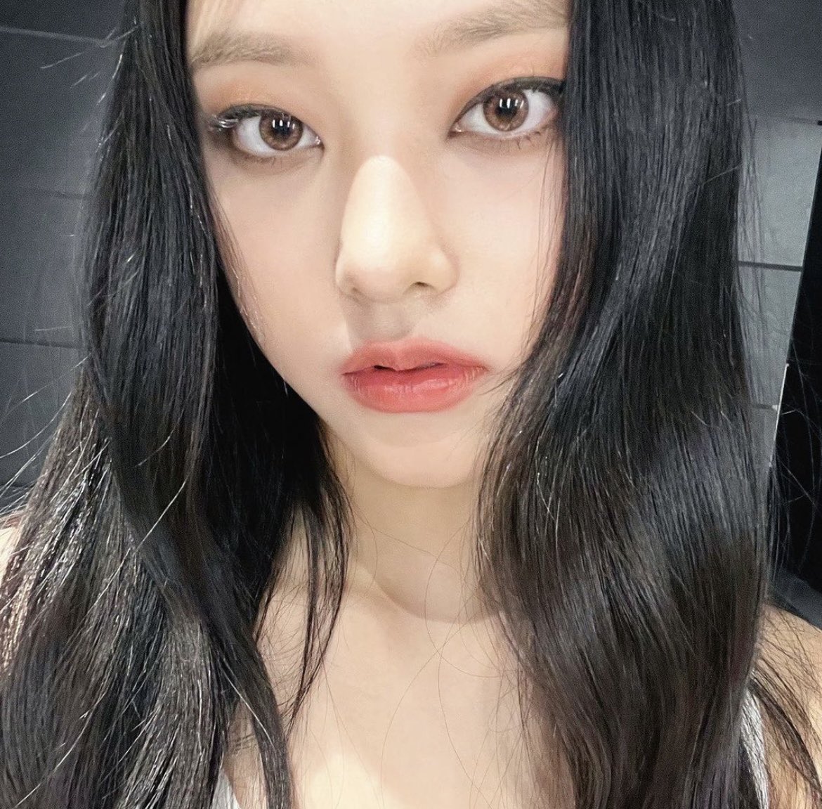 [잡담] 숱한 여돌을 팠지만 이렇게까지 토미에 바이브는 첨이당... | 인스티즈