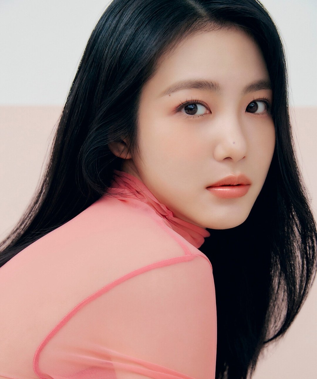 [잡담] 신예은이 더글로리 나올 때 코에 있는 점 가리고 나온 거 신의 한 수.. | 인스티즈
