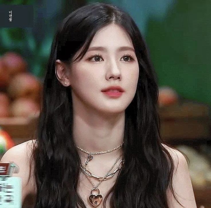 [잡담] 예쁘면 퍼스널 컬러를 무시할 수 있다는 걸 보여 주는 아이돌 | 인스티즈