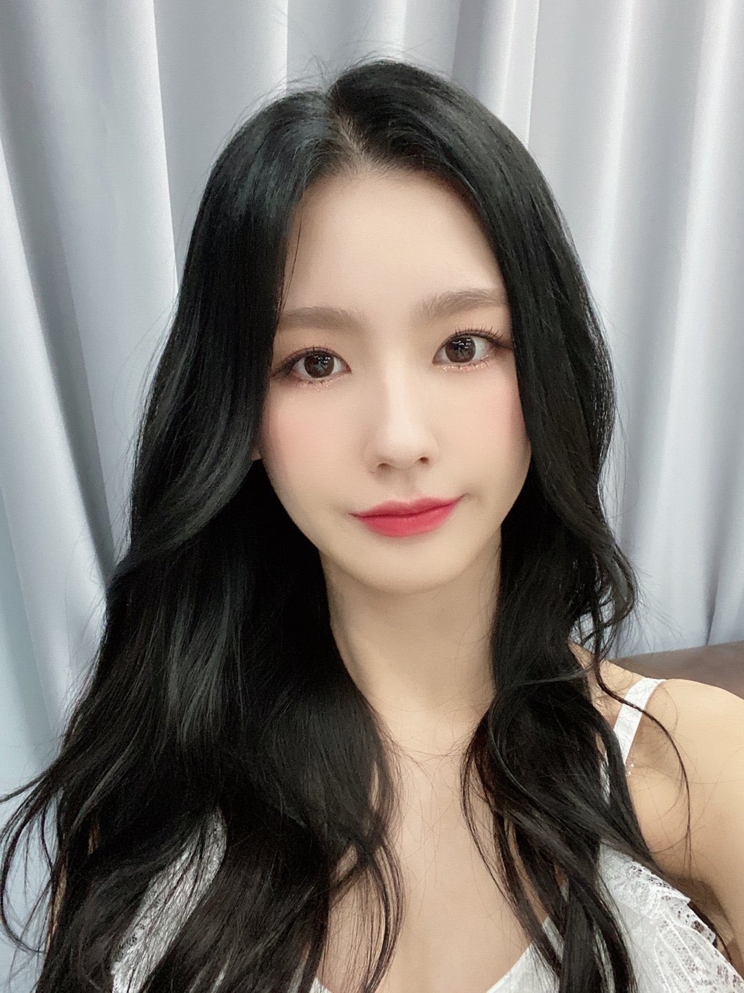 [잡담] 예쁘면 퍼스널 컬러를 무시할 수 있다는 걸 보여 주는 아이돌 | 인스티즈