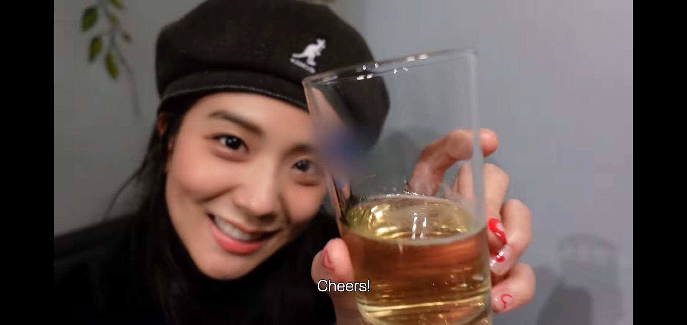 [잡담] 지수 유튜브에서 소주+맥주+사이다가 나올줄이야.... | 인스티즈