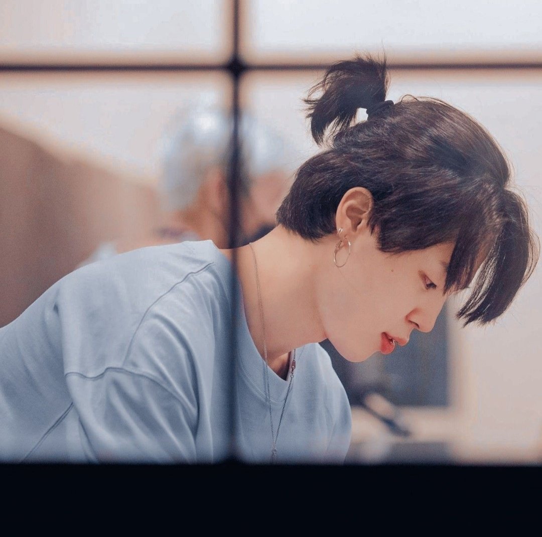 [잡담] 방탄 지민 이 머리 묘하게 중성적인 느낌나고 좋았어 | 인스티즈