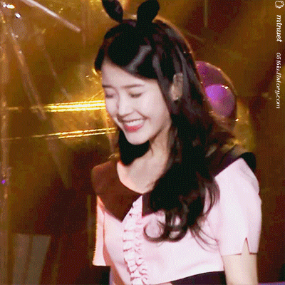[잡담] 아이유) 아이유 이 움짤 ㄹㅇ 귀엽다 | 인스티즈