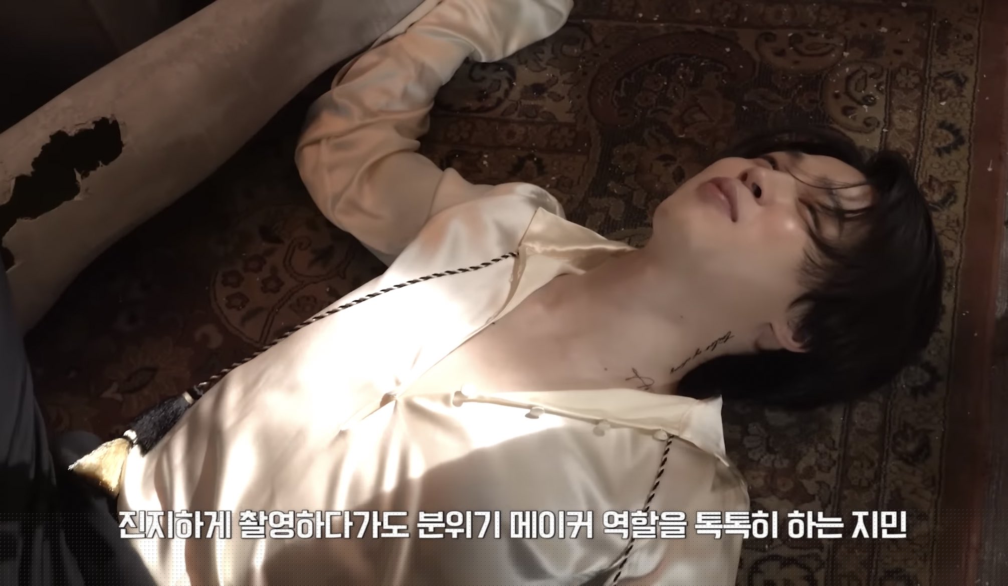 [잡담] 방탄 지민 입술+볼살 한바가지라 쳐지는거 봐ㅋㅋㅋㅋㅋ | 인스티즈