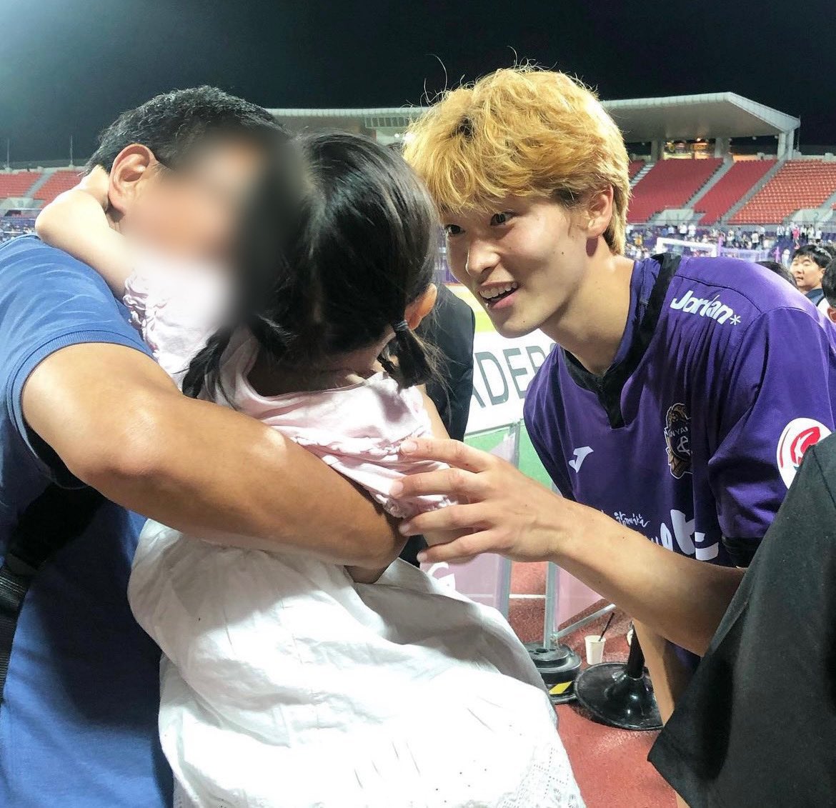 [잡담] 금발 조규성... 개가티 좋음... 날티력 max | 인스티즈