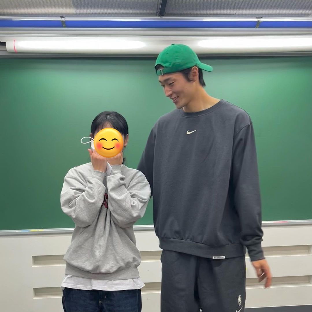 [잡담] 조규성 키차이 나는거 확실하게 느껴지는 사진… | 인스티즈