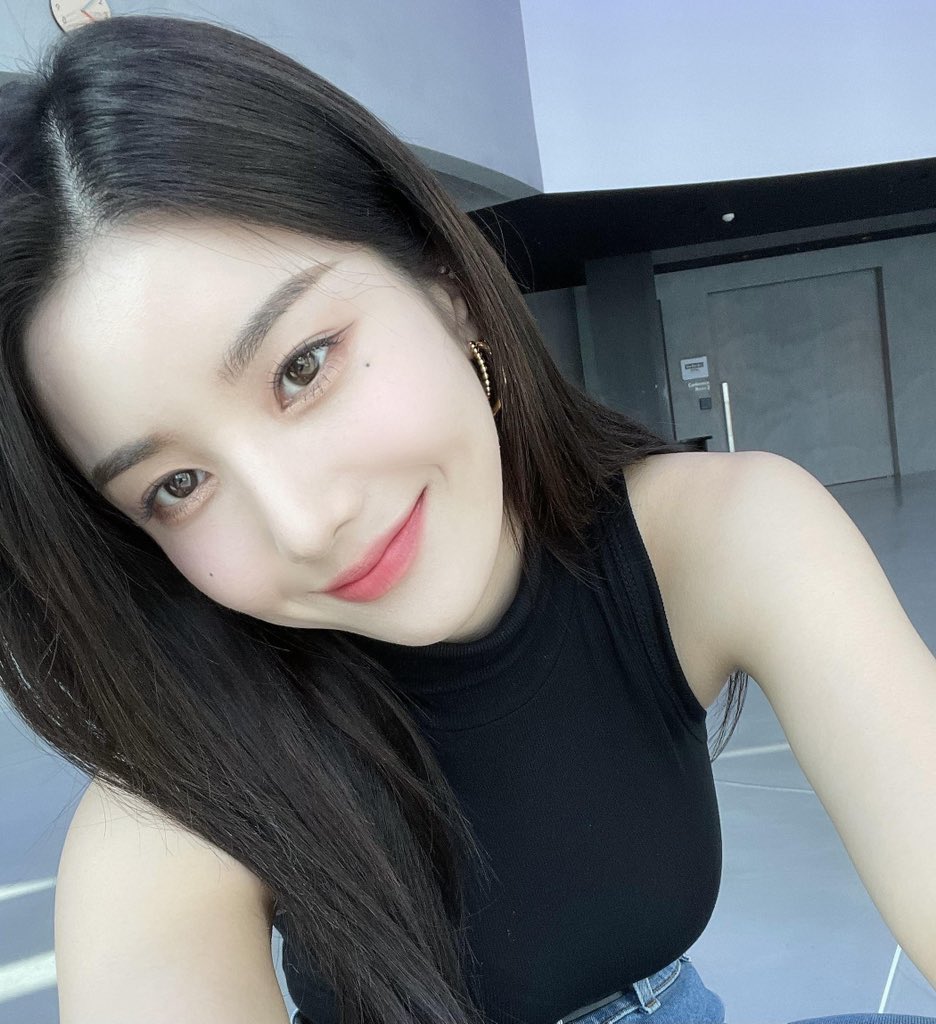 [잡담] 자기 맨날맨날 예쁜거 아는 권은비가 좋다.twt | 인스티즈