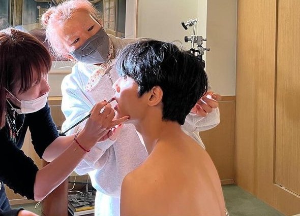 [잡담] 이민혁 새로 뜬 화보 비하 사진 자연 속에서 만난 사슴같음 | 인스티즈