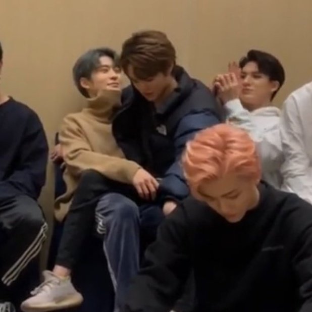 [잡담] 재현이는 NCT의 끈끈이 주걱인가요 | 인스티즈