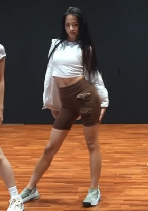 [잡담] 민지 다리길이 뭐냐 | 인스티즈