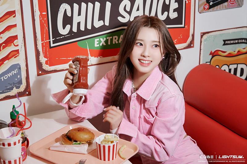 [잡담] 라잇썸 나영이 시그비하인드 사진 개예뻐 | 인스티즈