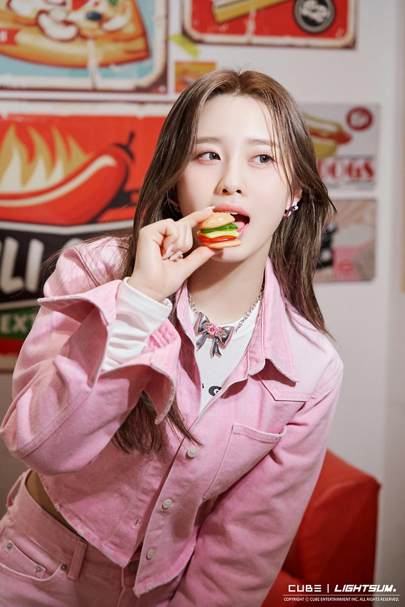 [잡담] 라잇썸 나영이 시그비하인드 사진 개예뻐 | 인스티즈
