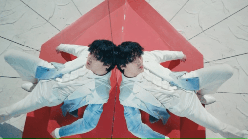 [잡담] 데뷔 7년차인데 아직도 자기 현수막 보고 신기해하는 남돌 | 인스티즈