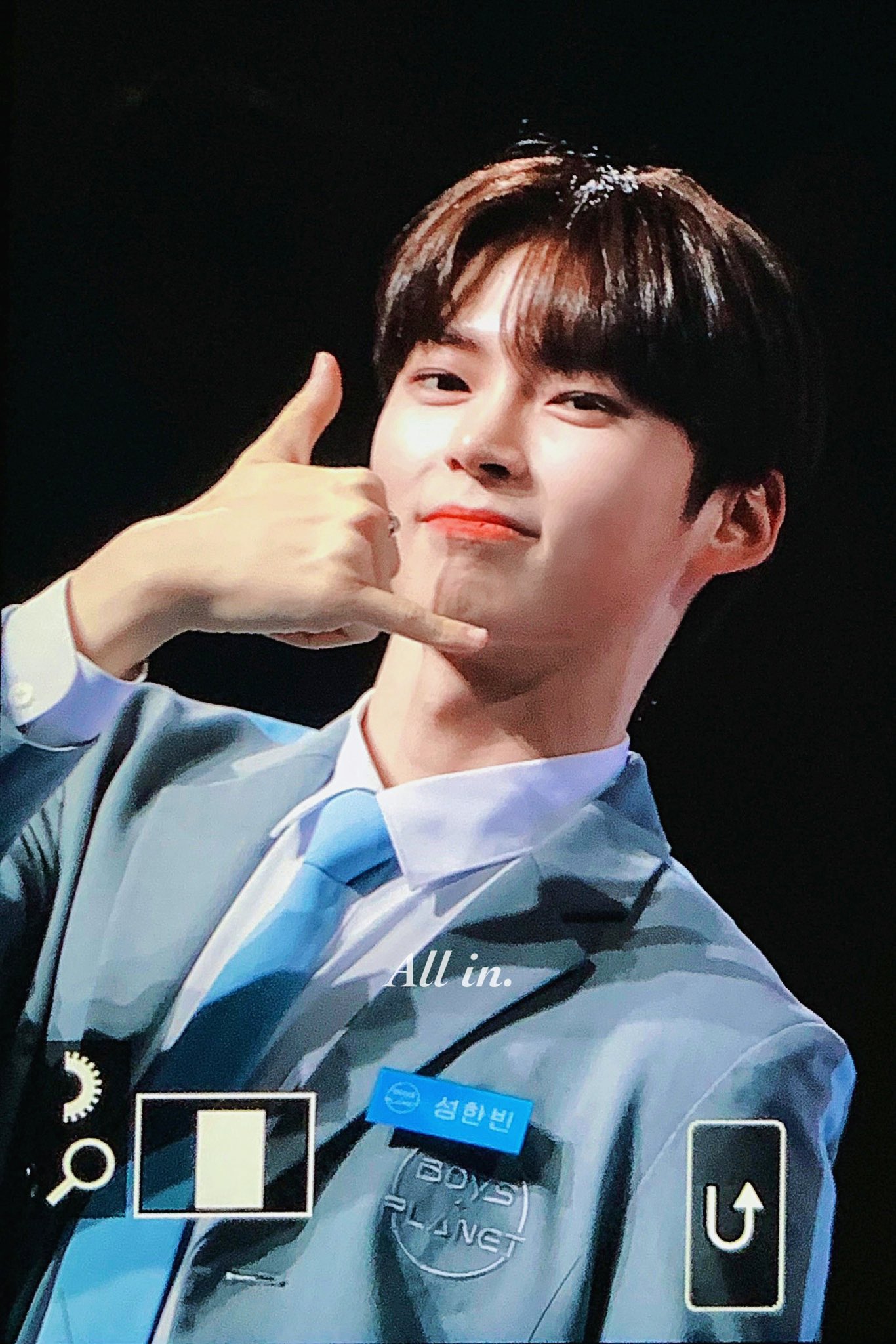[잡담] 보플 K센터 귀여움과 잘생김 볼 사람..✋️ | 인스티즈