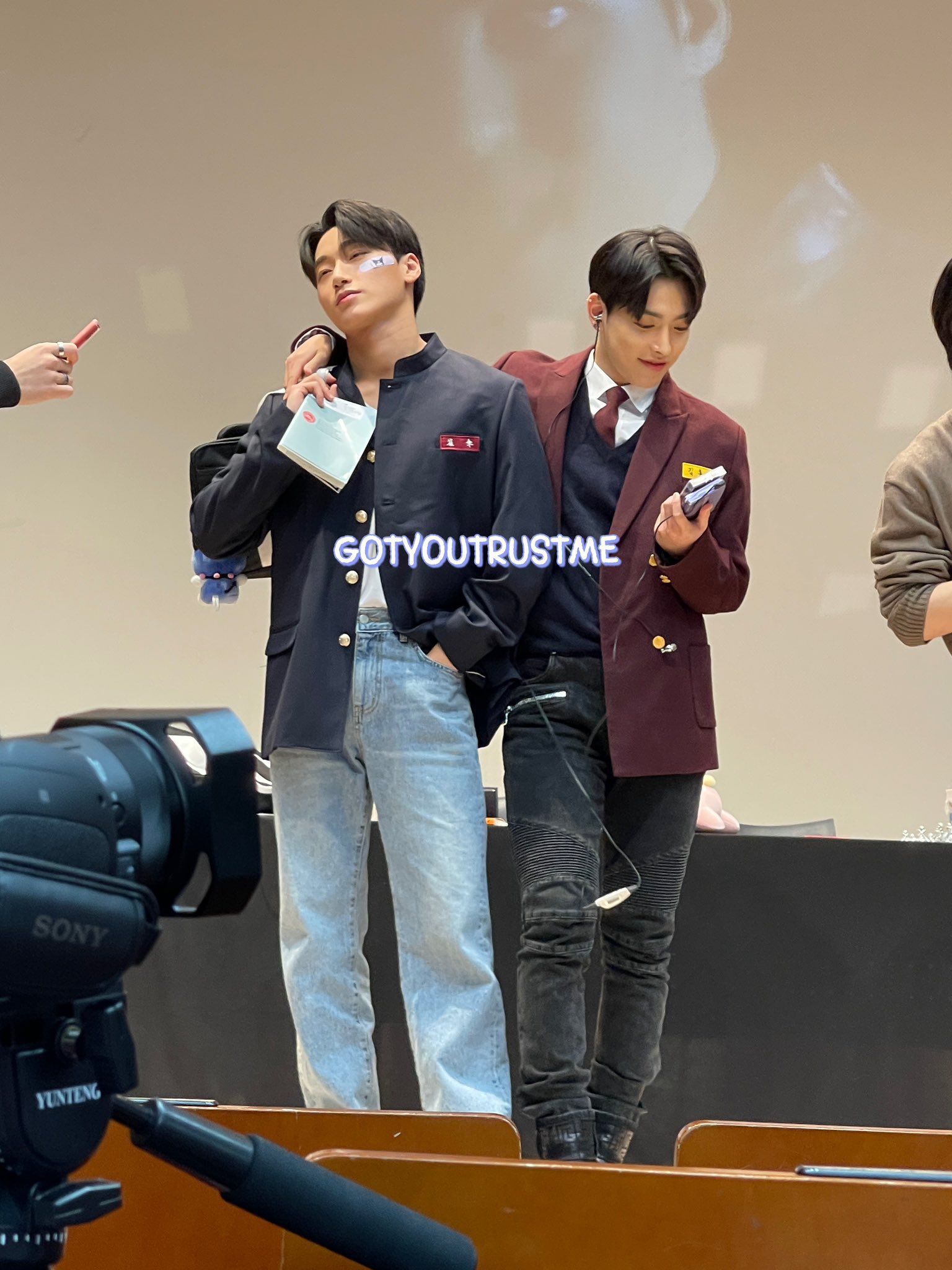 [잡담] 한 팬싸에 정교복이랑 가쿠란이 실존하다니 | 인스티즈