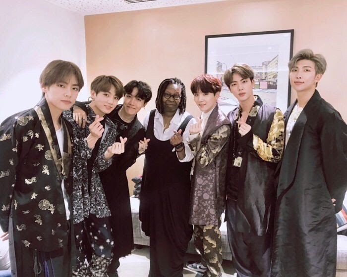 [잡담] 방탄 이 한복 진짜 이뿌당 | 인스티즈