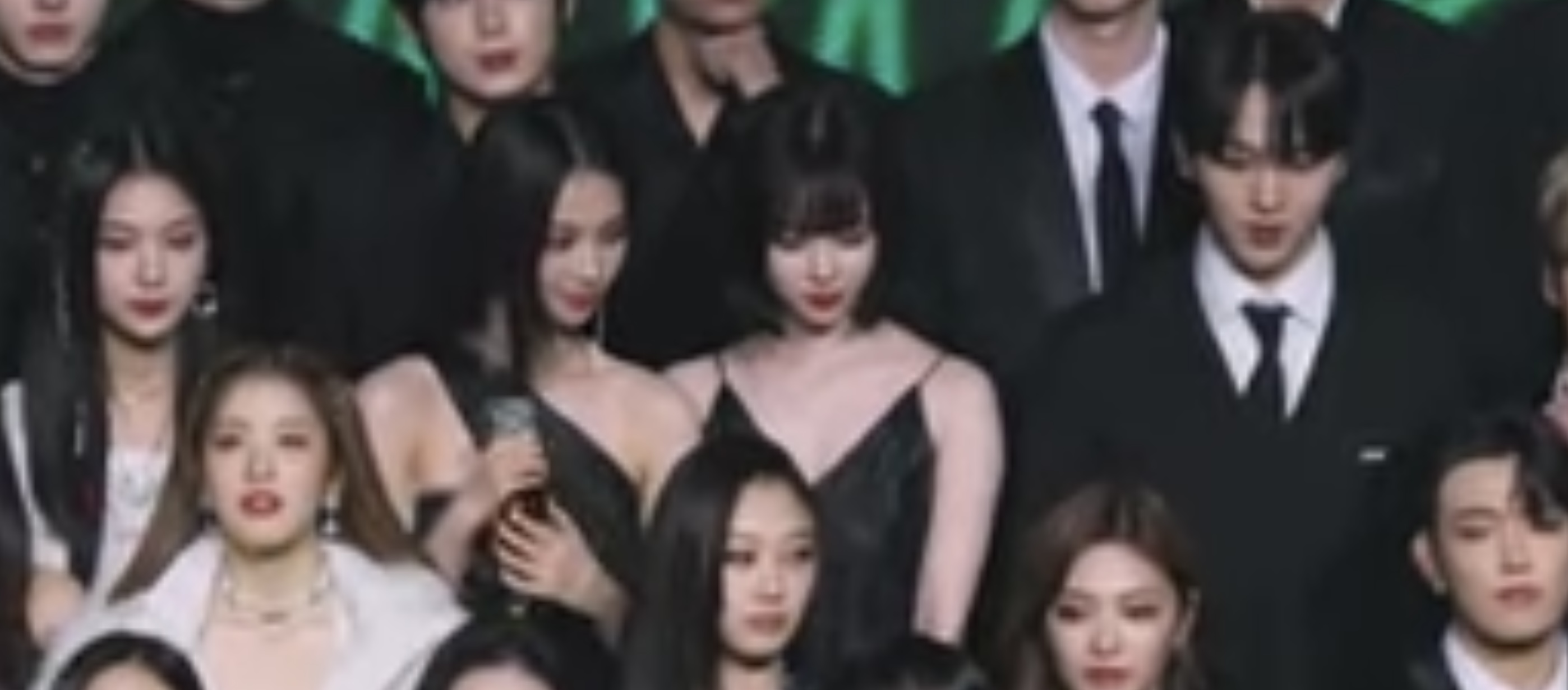 [잡담] 가요대축제 오프닝 직캠 보는데 윈터 진짜 하얗다 | 인스티즈