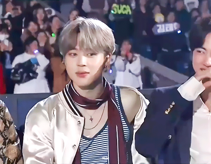 [잡담] 방탄 지민 어깨가 이러니까 개이쁜 훈녀핏이 나오는구나 | 인스티즈