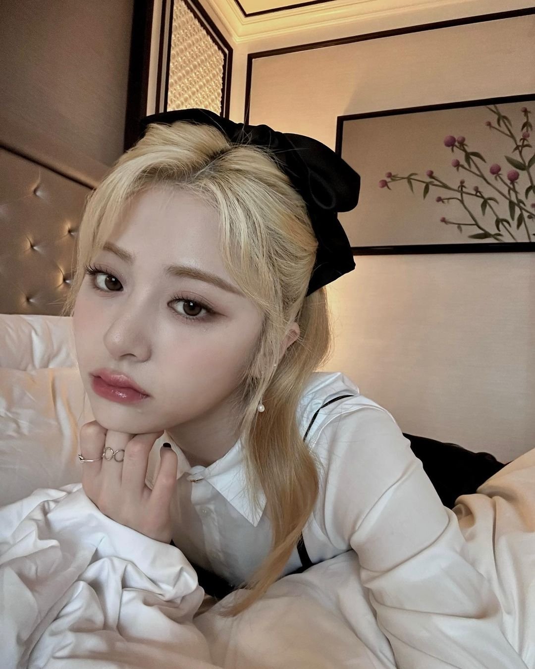 [잡담] 얘들아 허윤진 인스타 미쳤다 완전 귀공녀 | 인스티즈