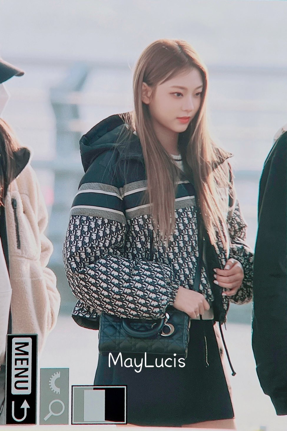 [잡담] 해린 오늘자 출국 프리뷰 | 인스티즈