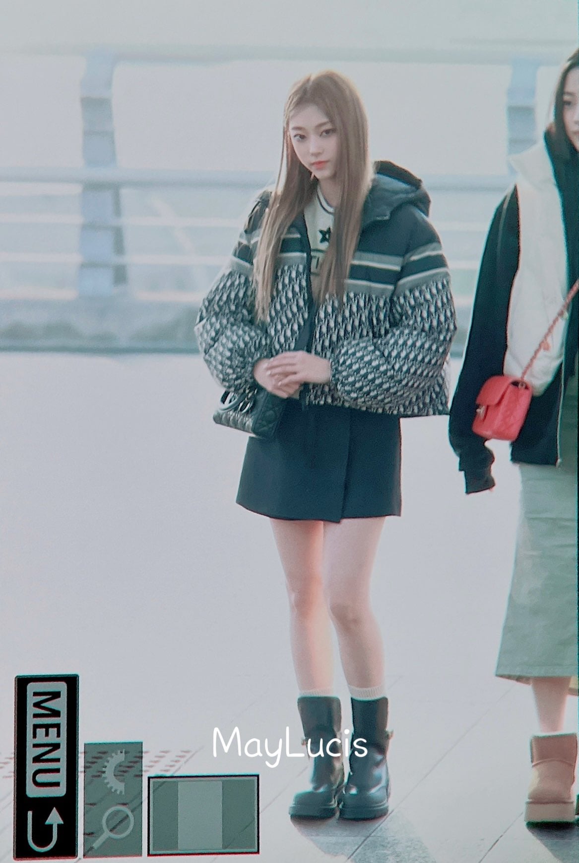 [잡담] 해린 오늘자 출국 프리뷰 | 인스티즈