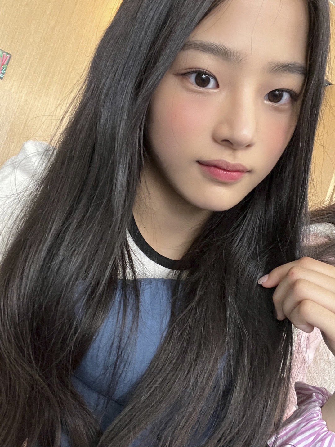 [잡담] 민지 셀카 올려줌 ㅠㅠ | 인스티즈