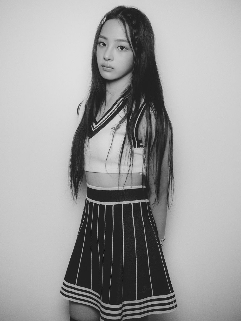 [잡담] 김민지 뫄뫄법 때문에 뭐 뜰때마다 흑백버전도 같이 떠야 함 | 인스티즈