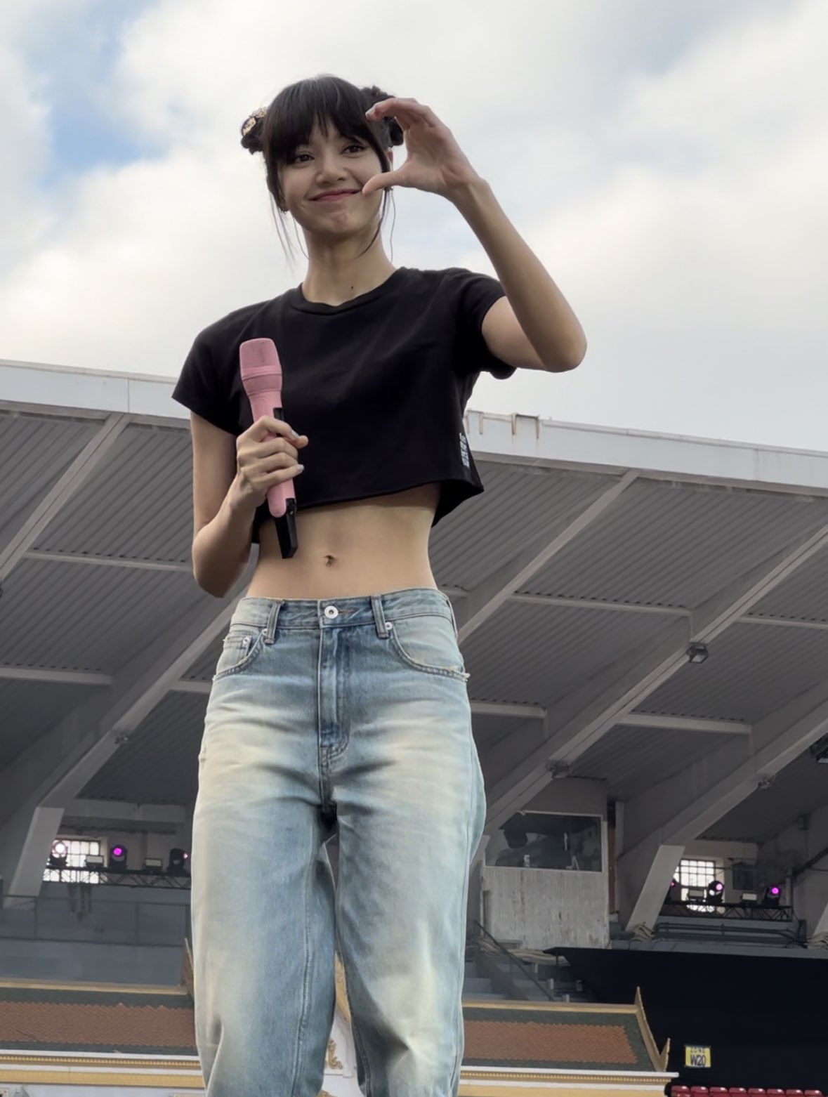 [잡담] 블핑 오늘 태국콘 사첵 너무 귀엽다 | 인스티즈