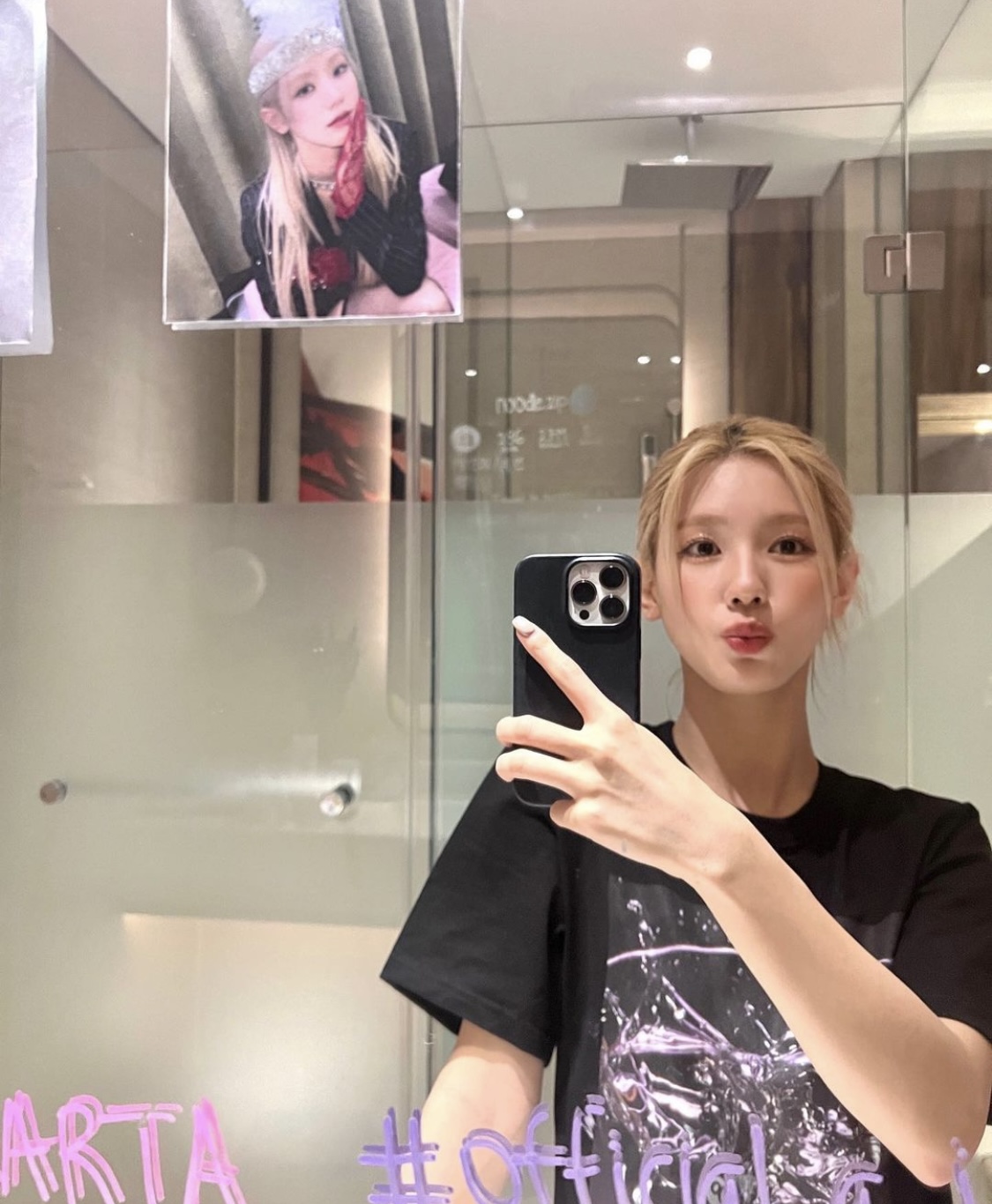 [잡담] 와 자카르타 호텔에서 (여자)아이들 웰컴 해주는 거 봤어 ? 그사세 | 인스티즈