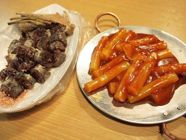 너네 이거 두 개 중에서 더 궁합 좋다고 생각하는 분식 조합 뭐야? | 인스티즈