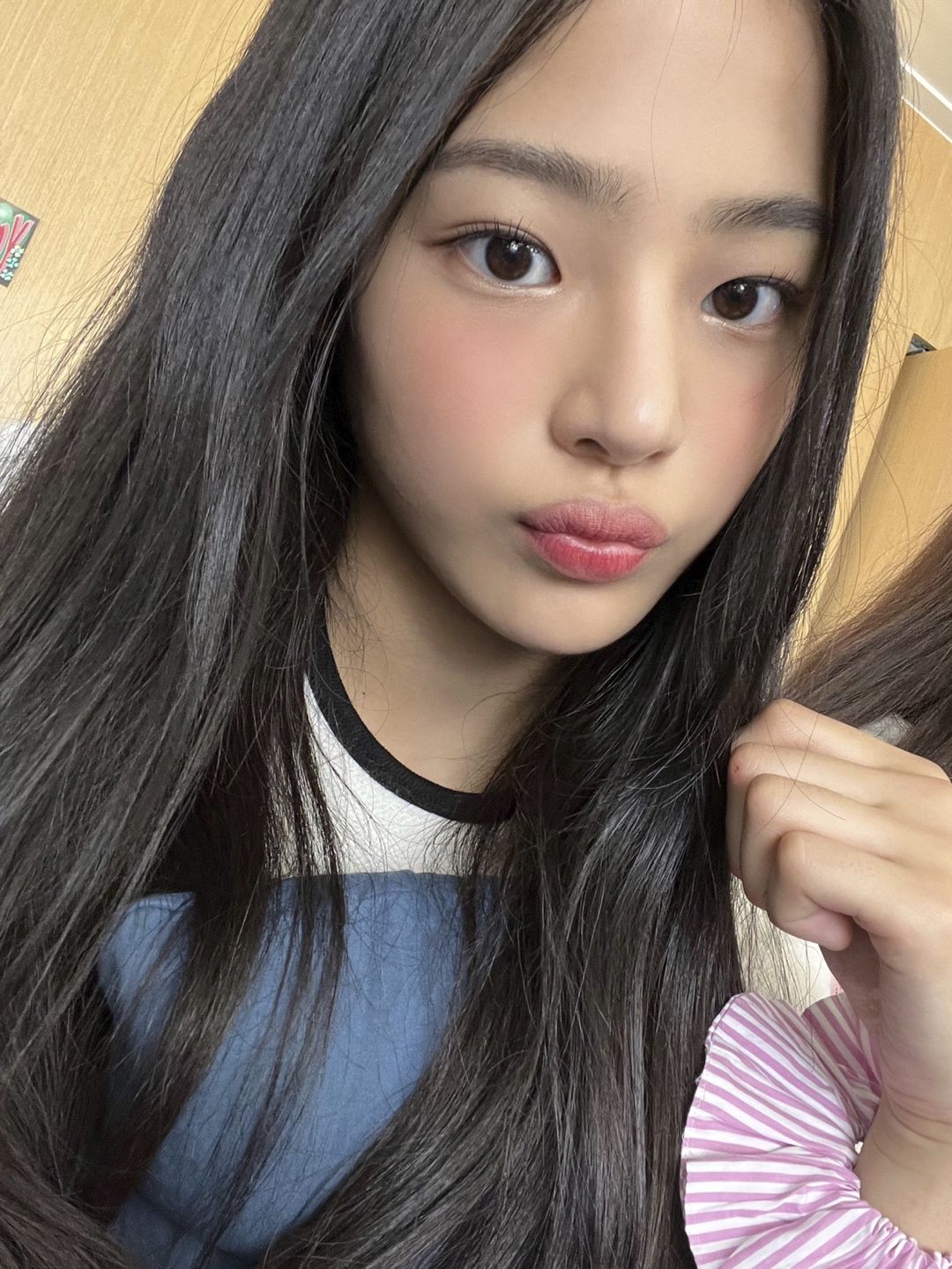 [잡담] 민지 셀카 개레전드다 | 인스티즈