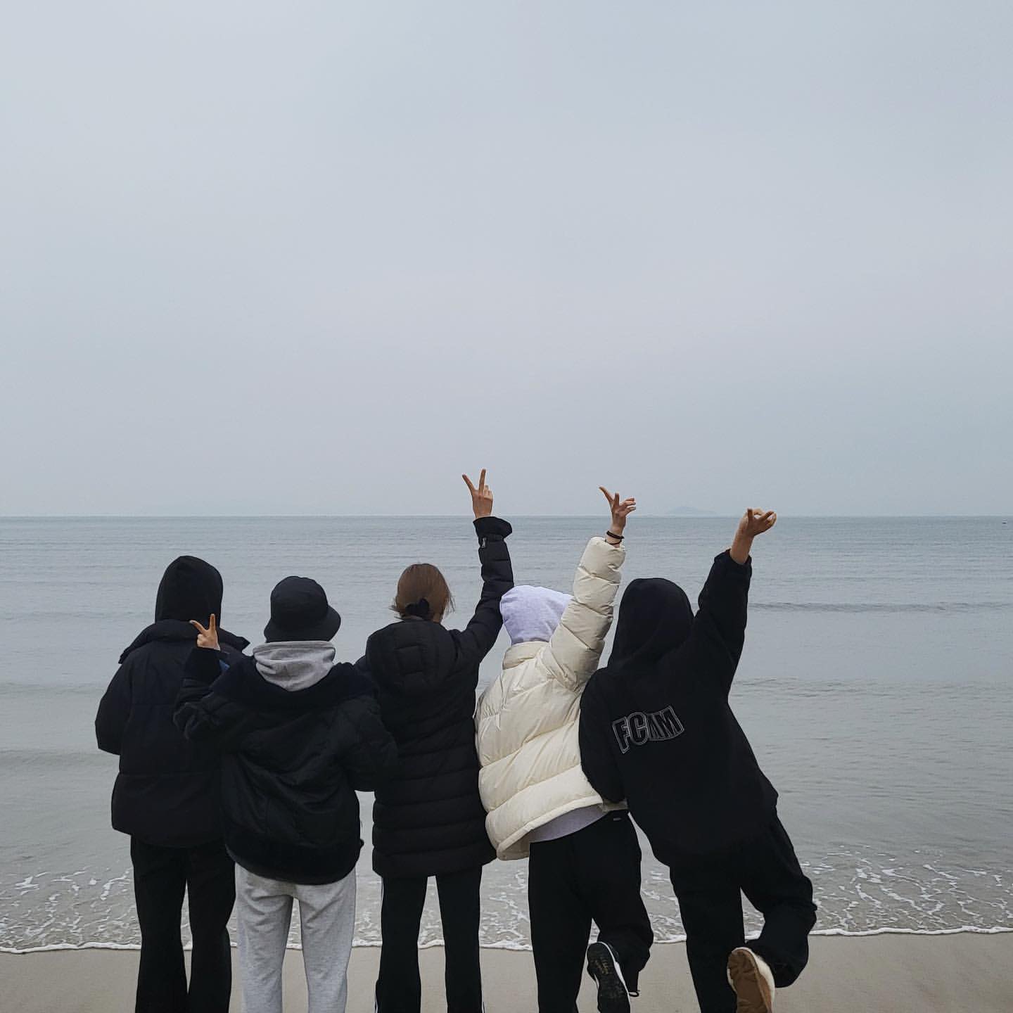 [잡담] 이때까지 낸 앨범 전곡이 무대가 있는 가수 | 인스티즈