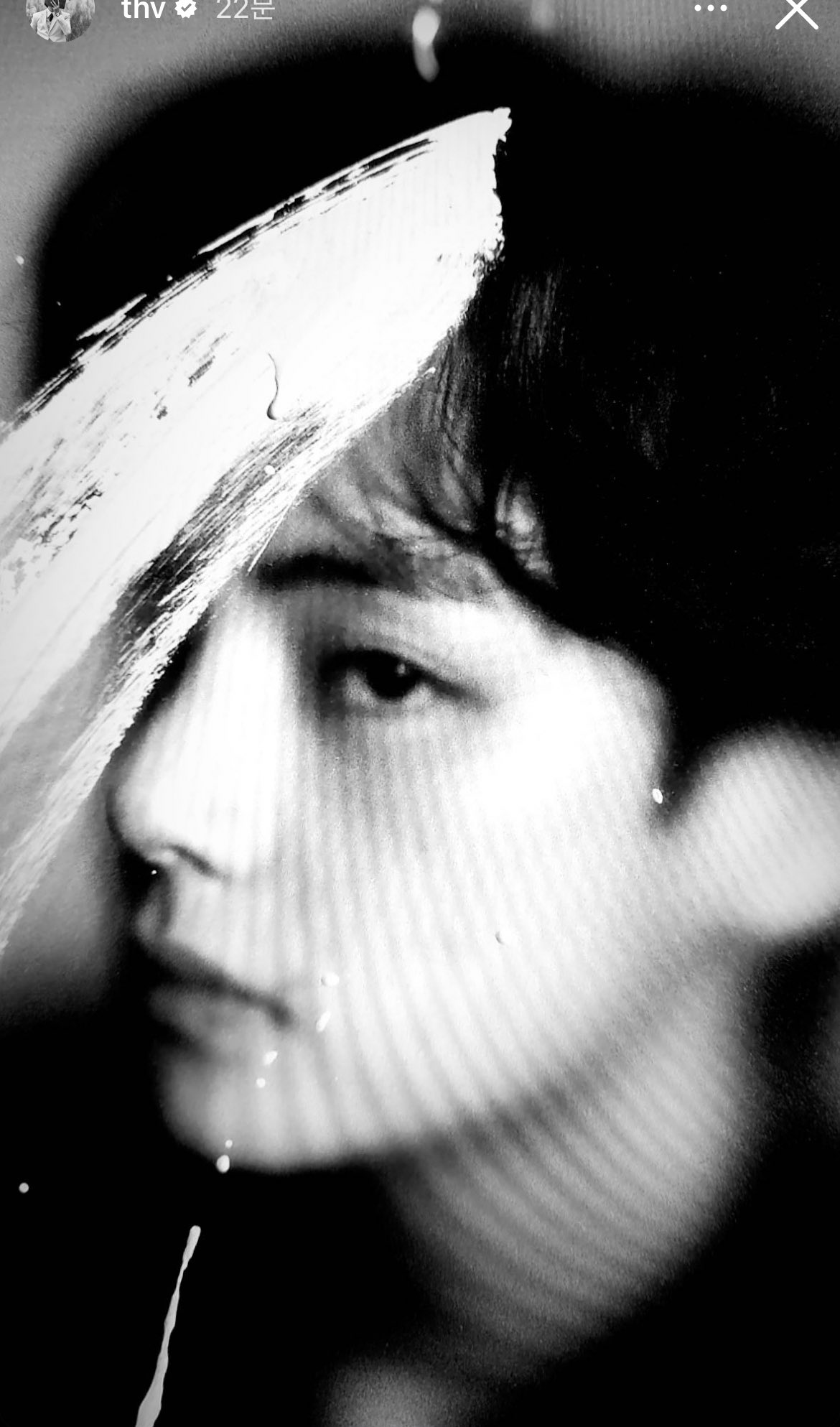 [잡담] 방탄 뷔 요즘 짧머+생머리 같은데 | 인스티즈