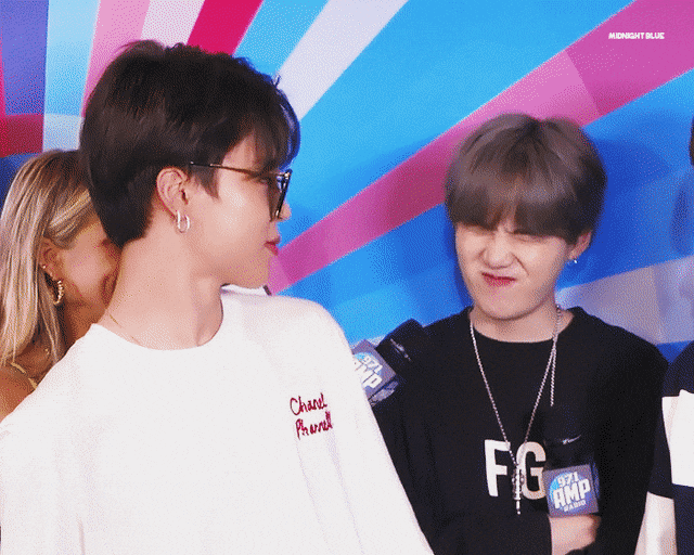 [잡담] 지민은 방탄에서 완전 사랑둥이 순둥이면서 슈가 옆에만 가면 | 인스티즈