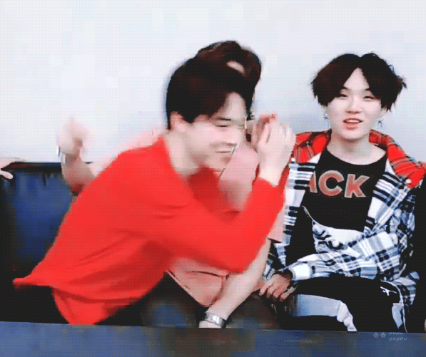 [잡담] 지민은 방탄에서 완전 사랑둥이 순둥이면서 슈가 옆에만 가면 | 인스티즈