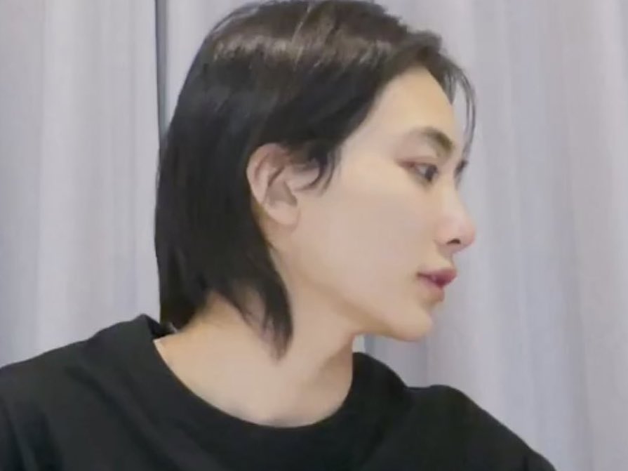[잡담] 윤정한 가끔 얼굴이 이게 맞나 싶음 | 인스티즈