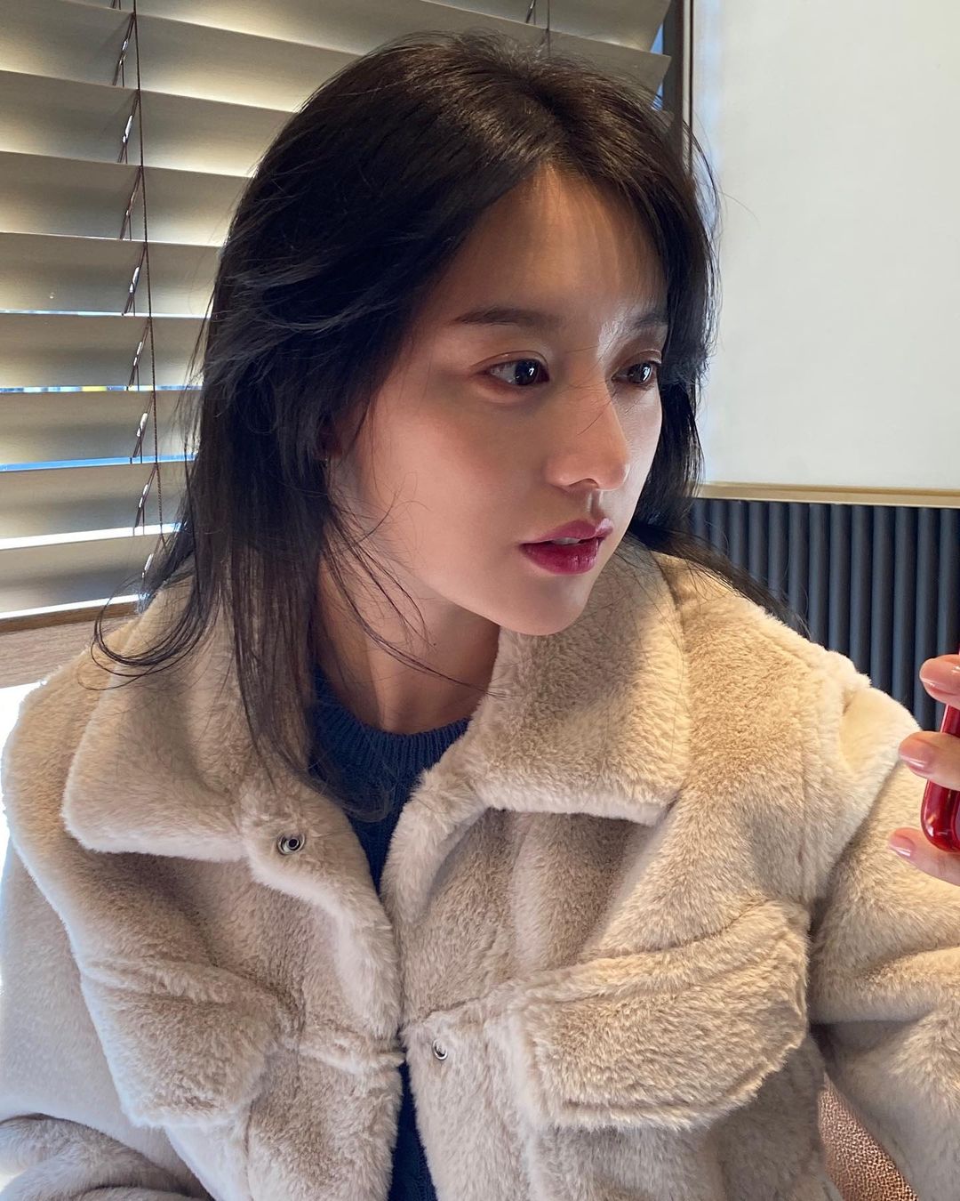 [잡담] 김지원 인스타 옷 너무 이쁘다.. | 인스티즈