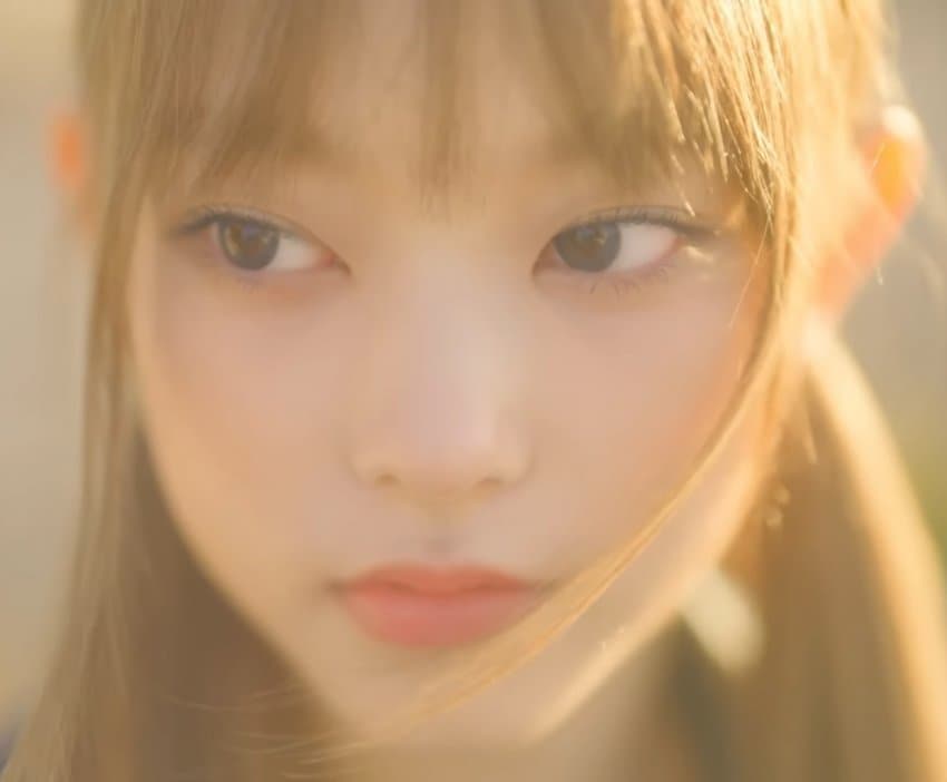 [잡담] 뉴진스 해린 옆자리 괴물군이라는 애니 여주랑 겁나 닮았어 | 인스티즈