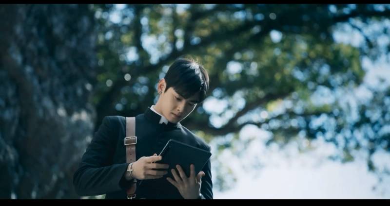 차은우가 힙한 사제복이 잘 어울리는 이유 .jpg | 인스티즈