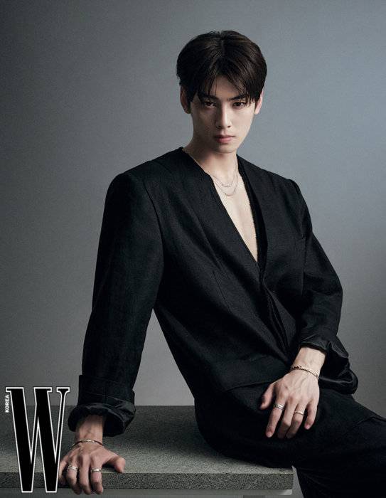 차은우가 힙한 사제복이 잘 어울리는 이유 .jpg | 인스티즈