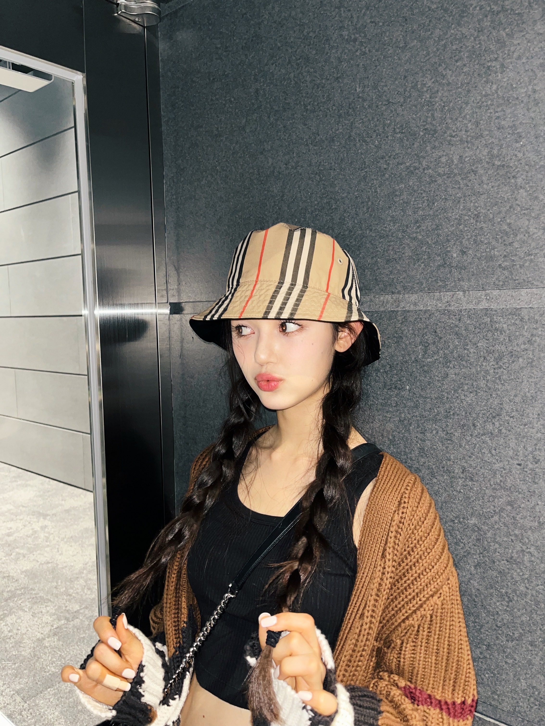 [잡담] 뉴진스 다니엘 버버리 착샷 모음(스압주의) | 인스티즈